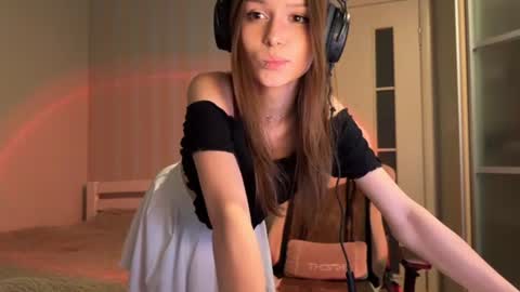 Snapshot of milamiuu chatting on 07-09-26, 05:06 milamiuu online show from 07-09-26, 05:06