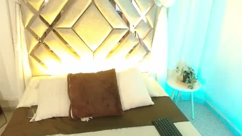 Snapshot of milamonroexx chatting on 07-30-26, 02:43 MilaMonroeXX online show from 07-30-26, 02:43