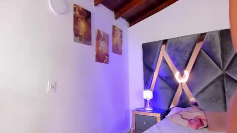 Snapshot of milan_ebony chatting on 06-15-26, 11:56 Milan online show from 06-15-26, 11:56