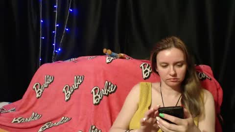 Snapshot of milana696969 chatting on 05-18-26, 06:47 MilAna online show from 05-18-26, 06:47