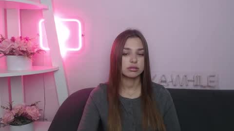 milanaangelas online show from 12-20-25, 05:47