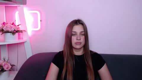 Snapshot of milanaangelas chatting on 06-20-26, 04:54 milanaangelas online show from 06-20-26, 04:54