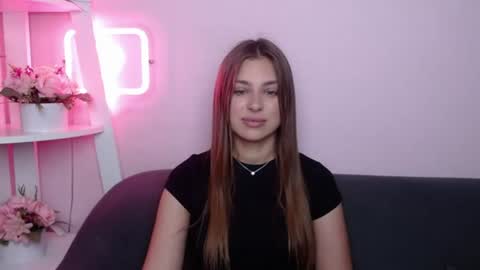 Snapshot of milanaangelas chatting on 06-28-26, 04:40 milanaangelas online show from 06-28-26, 04:40