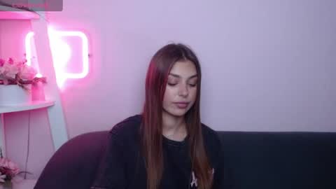 Snapshot of milanaangelas chatting on 07-17-26, 04:52 milanaangelas online show from 07-17-26, 04:52