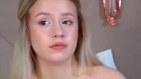 MilanaBalmain online show from 02-20-26, 04:31