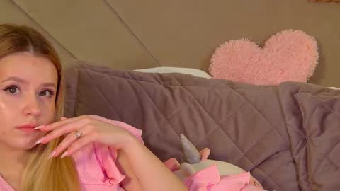 MilanaBalmain online show from 03-01-26, 06:26