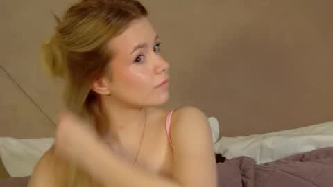 MilanaBalmain online show from 03-24-26, 04:39