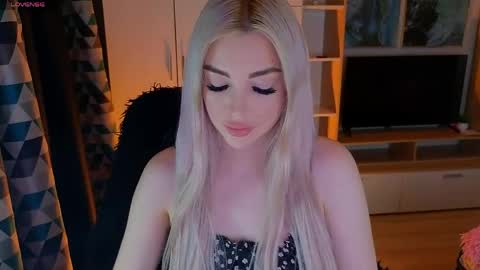 Lana online show from 04-07-26, 06:52