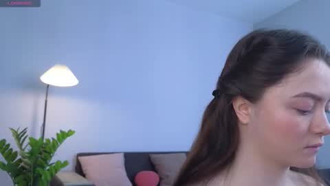 milanakowall online show from 02-25-26, 06:23