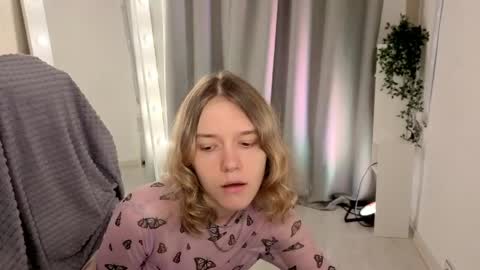 Snapshot of milanarayy chatting on 05-21-26, 05:14 Milaray online show from 05-21-26, 05:14
