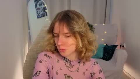 Snapshot of milanarayy chatting on 06-12-26, 05:17 Milaray online show from 06-12-26, 05:17