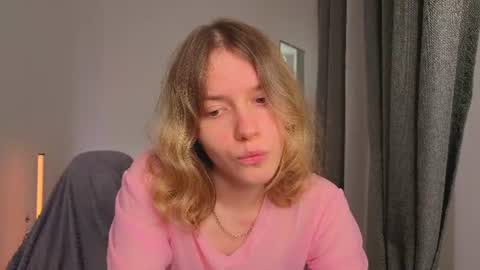 Snapshot of milanarayy chatting on 06-21-26, 05:32 Milaray online show from 06-21-26, 05:32