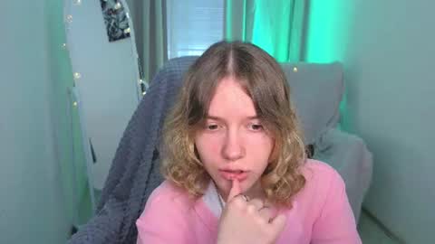 Snapshot of milanarayy chatting on 06-24-26, 05:28 Milaray online show from 06-24-26, 05:28