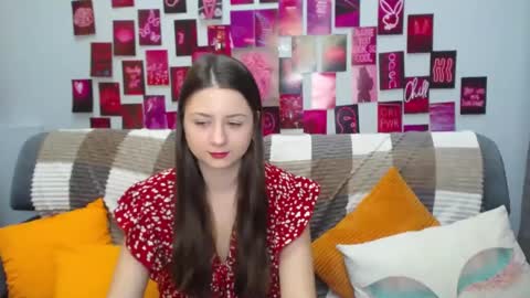 Snapshot of milanaroz chatting on 03-06-25, 05:46 milanaroz online show from 03-06-25, 05:46