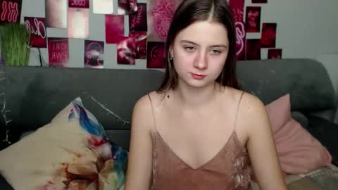 Snapshot of milanaroz chatting on 10-19-25, 05:02 milanaroz online show from 10-19-25, 05:02