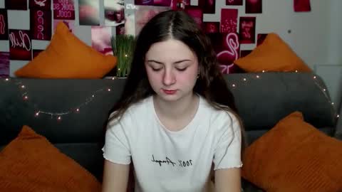 Snapshot of milanaroz chatting on 11-01-25, 05:53 milanaroz online show from 11-01-25, 05:53