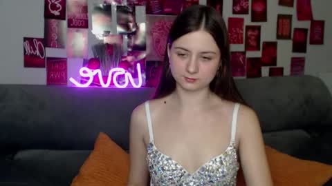 Snapshot of milanaroz chatting on 11-28-25, 07:00 milanaroz online show from 11-28-25, 07:00