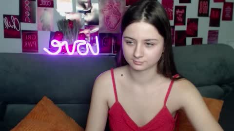 Snapshot of milanaroz chatting on 11-30-25, 06:01 milanaroz online show from 11-30-25, 06:01