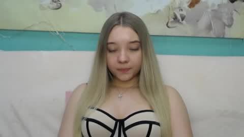 Milana online show from 04-19-26, 04:39