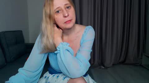 Milena online show from 02-08-26, 06:17