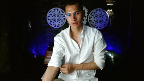 milandavid1 online show from 03-26-26, 05:40