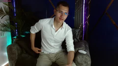 milandavid1 online show from 04-06-26, 05:36