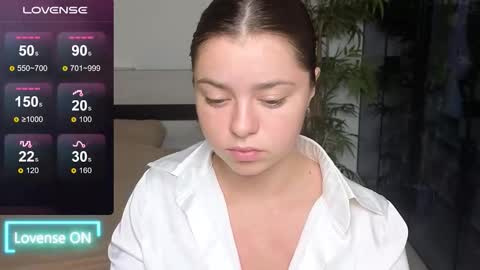 Mila online show from 09-18-25, 10:45