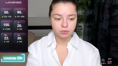 Mila online show from 09-30-25, 12:21