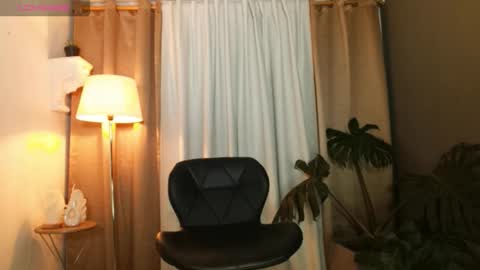 Snapshot of milansantana24 chatting on 11-25-25, 10:54 MILAN SANTANA online show from 11-25-25, 10:54