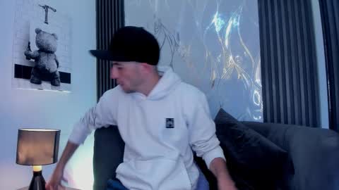 Snapshot of milanwhite_ chatting on 02-21-26, 11:33 MILAN online show from 02-21-26, 11:33