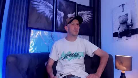 Snapshot of milanwhite_ chatting on 02-23-26, 11:40 MILAN online show from 02-23-26, 11:40