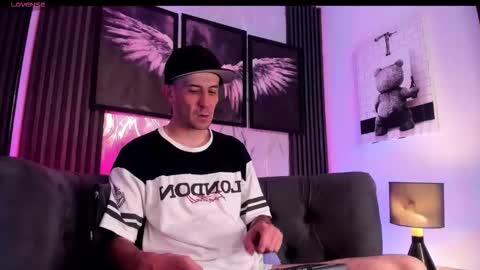 Snapshot of milanwhite_ chatting on 03-02-26, 11:39 MILAN online show from 03-02-26, 11:39