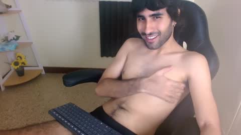 Snapshot of milanzaire chatting on 12-12-24, 04:59 milanzaire online show from 12-12-24, 04:59