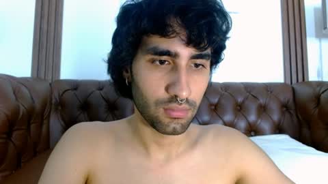 Snapshot of milanzaire chatting on 12-20-24, 04:42 milanzaire online show from 12-20-24, 04:42