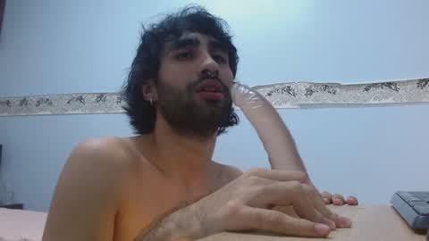 Snapshot of milanzaire chatting on 01-05-25, 03:43 milanzaire online show from 01-05-25, 03:43