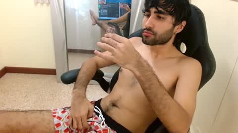 Snapshot of milanzaire chatting on 01-05-25, 11:01 milanzaire online show from 01-05-25, 11:01