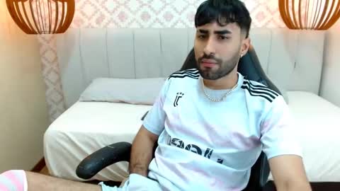 Snapshot of milanzaire chatting on 09-08-25, 11:26 milanzaire online show from 09-08-25, 11:26