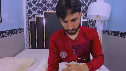 Snapshot of milanzaire chatting on 10-24-25, 12:30 milanzaire online show from 10-24-25, 12:30