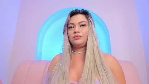 Snapshot of milaowens chatting on 04-25-26, 01:41 Sexy Mila online show from 04-25-26, 01:41