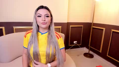 Snapshot of milaowens chatting on 07-07-26, 12:53 Sexy Mila online show from 07-07-26, 12:53