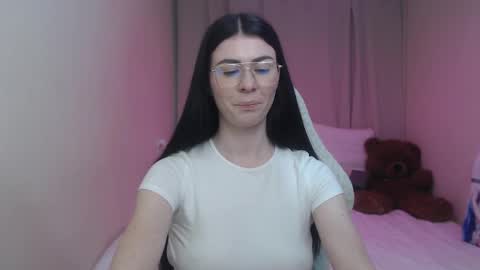 Snapshot of milasecretsss chatting on 05-01-26, 11:59 milasecretsss online show from 05-01-26, 11:59