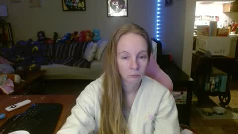 Snapshot of milastoned chatting on 02-19-26, 01:29 Mila online show from 02-19-26, 01:29