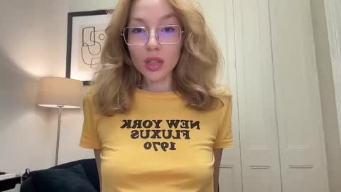 Mila online show from 01-13-26, 04:34