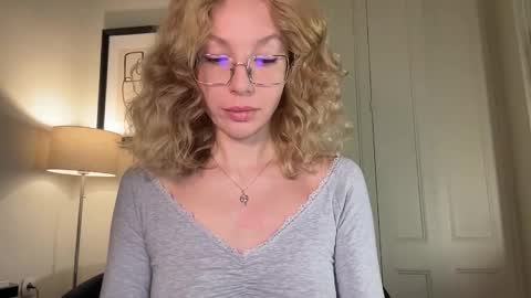 Mila online show from 02-25-26, 04:49