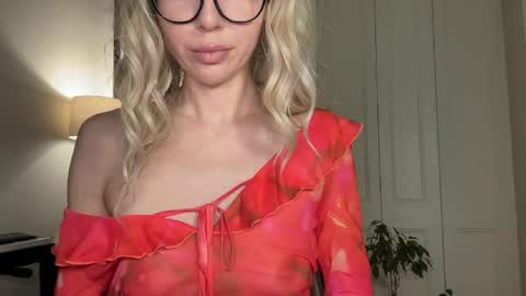 Mila online show from 04-12-26, 04:34