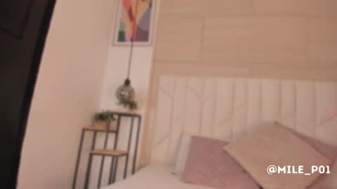 Snapshot of mile_perez chatting on 11-17-25, 12:00 M I L E online show from 11-17-25, 12:00