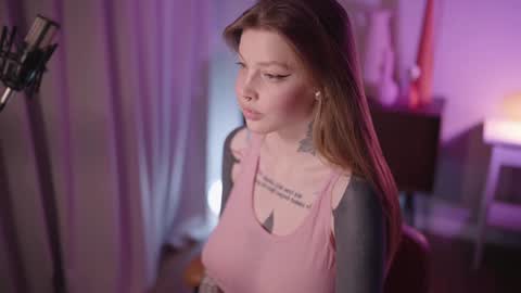 Snapshot of mileeena chatting on 12-21-24, 03:42 M Telegram mamagotachannel online show from 12-21-24, 03:42