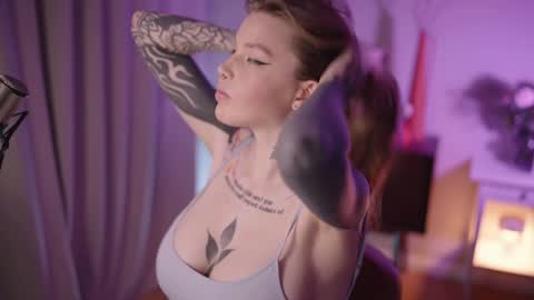 Snapshot of mileeena chatting on 12-26-24, 04:25 M Telegram mamagotachannel online show from 12-26-24, 04:25