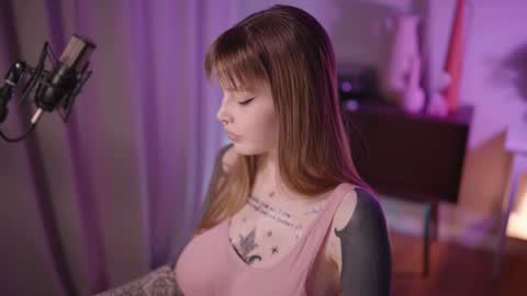 Snapshot of mileeena chatting on 12-28-24, 04:09 M Telegram mamagotachannel online show from 12-28-24, 04:09