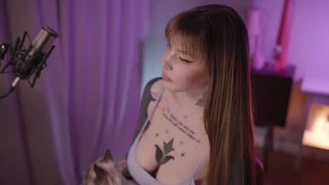 Snapshot of mileeena chatting on 12-29-24, 02:42 M Telegram mamagotachannel online show from 12-29-24, 02:42